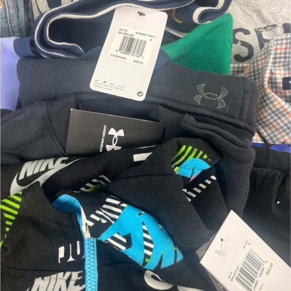 20 piece boys winter bundle size 5/6 mixed brands Nike Oshkosh Levi Gymboree